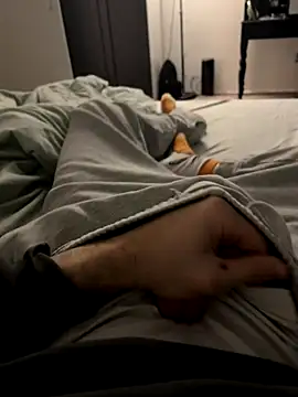 Snapshot of Frankieyyy1 chatting on December 22, 8:39 pm Frankieyyy1 online show from December 22, 8:39 pm