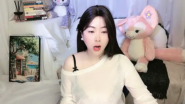 Emmaq996 online show from April 11, 1:32 am