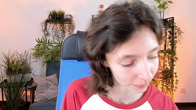 EmmanuellBrown online show from November 21, 12:15 pm