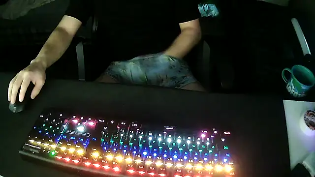 Snapshot of solooboy18 chatting on September 21, 4:41 pm solooboy18 online show from September 21, 4:41 pm