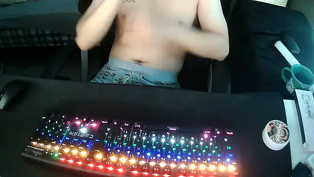 Snapshot of solooboy18 chatting on September 22, 12:40 pm solooboy18 online show from September 22, 12:40 pm