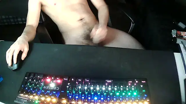 Snapshot of solooboy18 chatting on November 16, 3:39 pm solooboy18 online show from November 16, 3:39 pm