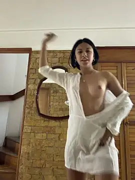 lynn9000 online show from December 15, 11:09 pm