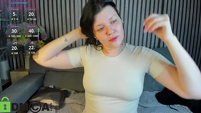 Michele Greenn online show from October 6, 1:03 am