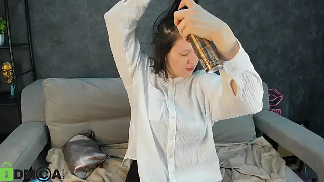 Michele Greenn online show from October 13, 1:16 am