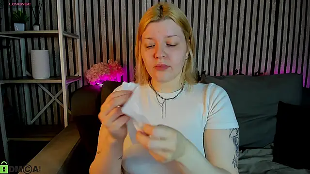 Michele Greenn online show from May 11, 1:11 am