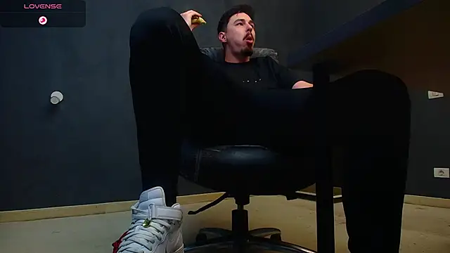 EnzoRace online show from October 31, 6:47 am