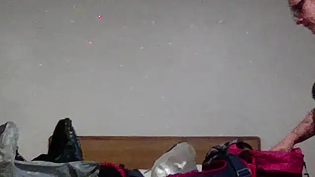 Snapshot of SparklesB1tch chatting on October 28, 2:26 am SparklesB1tch online show from October 28, 2:26 am