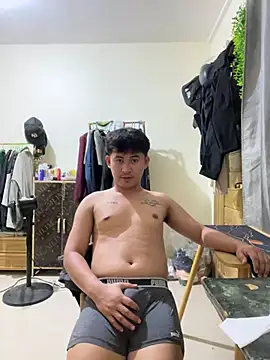 Snapshot of Adim-pinoy146 chatting on June 18, 10:36 pm Adim-pinoy146 online show from June 18, 10:36 pm