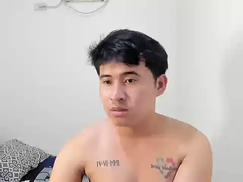Snapshot of Adim-pinoy146 chatting on August 3, 1:27 pm Adim-pinoy146 online show from August 3, 1:27 pm