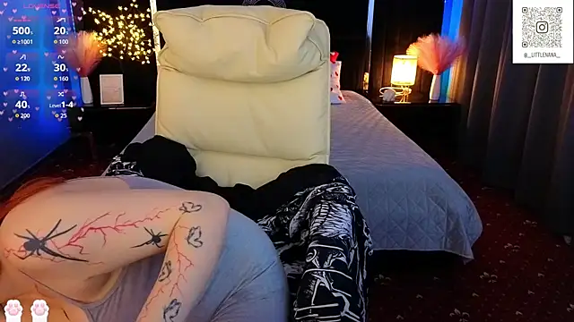 Snapshot of Clumsy_Nana chatting on February 7, 6:28 am Clumsy Nana online show from February 7, 6:28 am