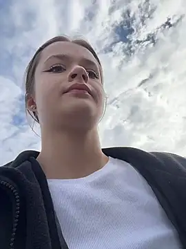 KittyQueeny online show from September 27, 8:08 am