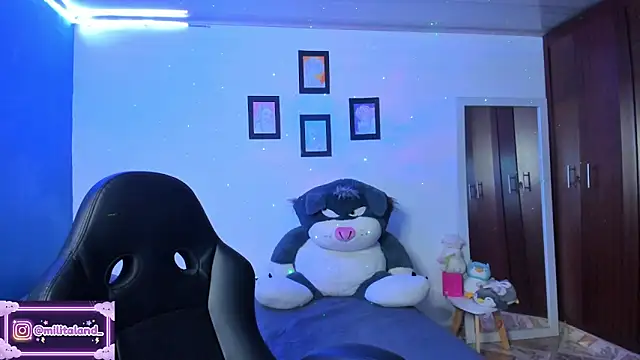 milita houston online show from October 28, 6:32 pm