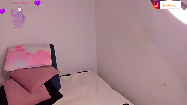 Brandy brown  online show from September 30, 12:15 am