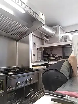 hotmen83 online show from September 27, 9:47 am