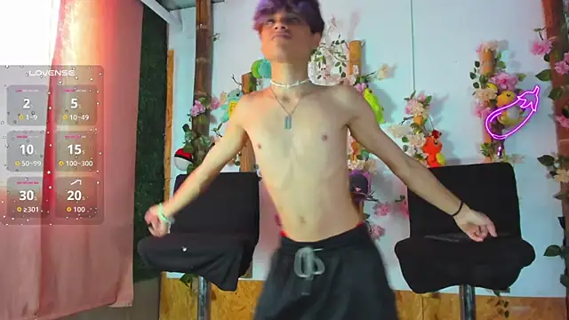 spicy adonhis online show from October 1, 1:06 pm