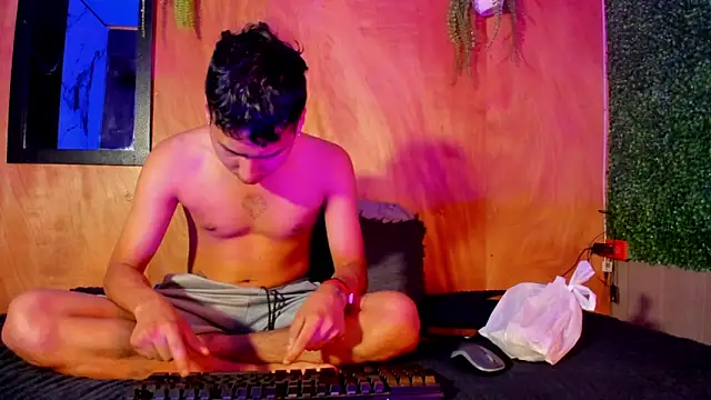 spicy adonhis online show from March 6, 1:18 pm