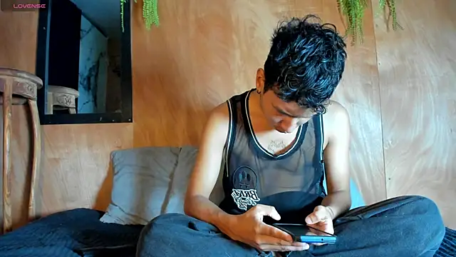 spicy adonhis online show from April 1, 1:34 pm