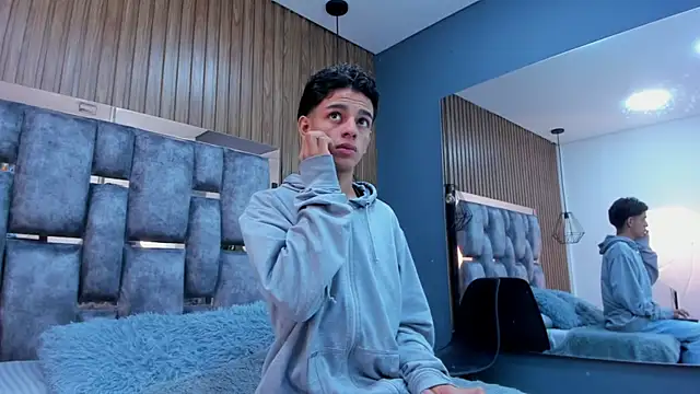 owen  johnson online show from December 5, 12:36 pm