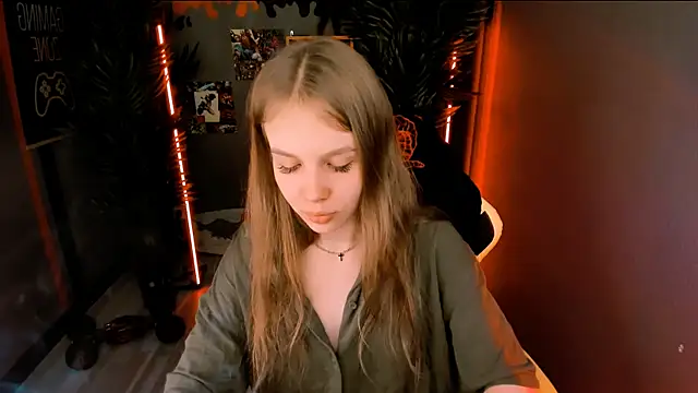 Snapshot of Selen_hells_weet chatting on October 21, 4:51 pm Selen hells weet online show from October 21, 4:51 pm