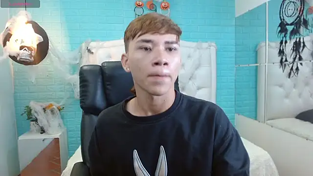 nathanclay online show from November 2, 3:42 am