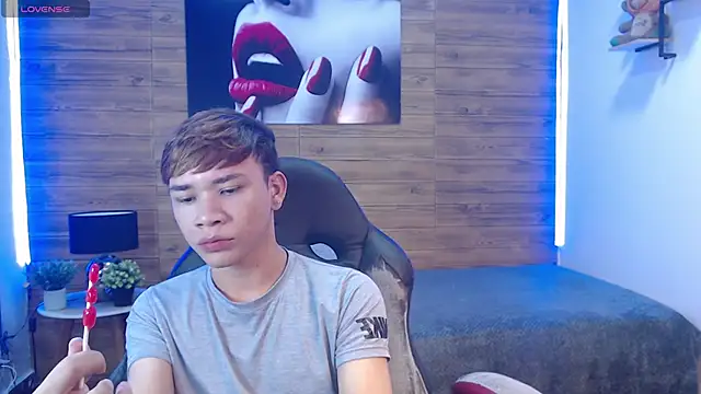 nathanclay online show from April 1, 4:02 am