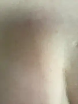 Snapshot of Tiara_19 chatting on February 6, 7:39 pm Tiara 19 online show from February 6, 7:39 pm