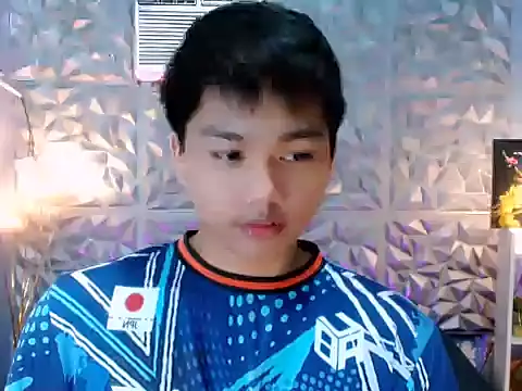 Snapshot of Mister_officer69 chatting on December 5, 12:19 am Mister officer69 online show from December 5, 12:19 am