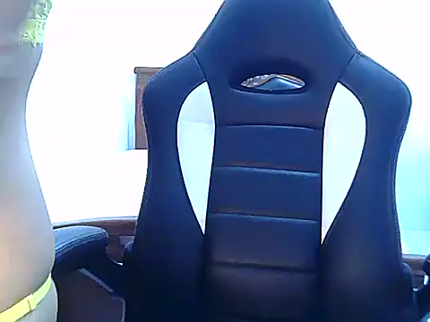 lovelynie123 online show from September 21, 9:05 pm