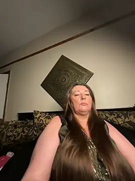 Snapshot of BuxomKitty_BBW chatting on February 19, 6:04 pm BuxomKitty BBW online show from February 19, 6:04 pm