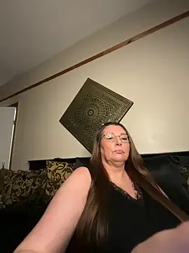 Snapshot of BuxomKitty_BBW chatting on February 20, 6:41 pm BuxomKitty BBW online show from February 20, 6:41 pm