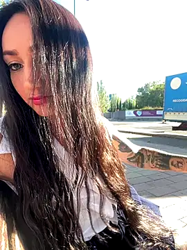 Ninabigtitied online show from October 12, 8:24 am