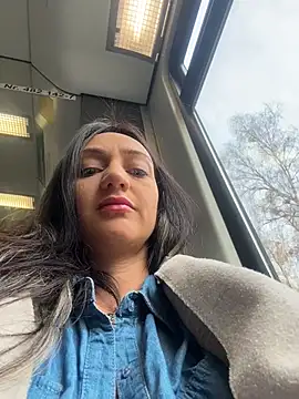 Ninabigtitied online show from November 12, 12:16 pm