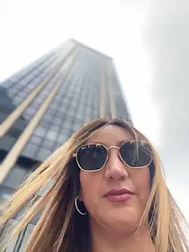 Ninabigtitied online show from March 10, 7:08 pm