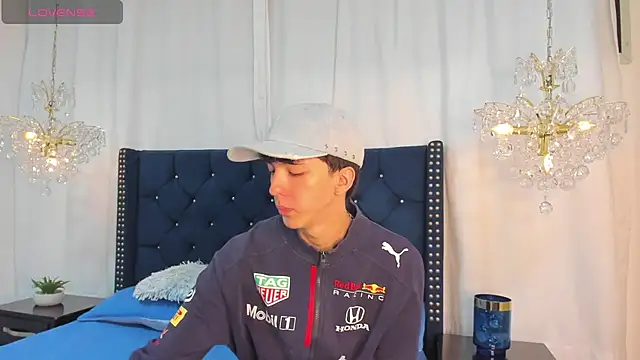 Snapshot of AerumChae chatting on February 4, 11:38 am AerumChae online show from February 4, 11:38 am