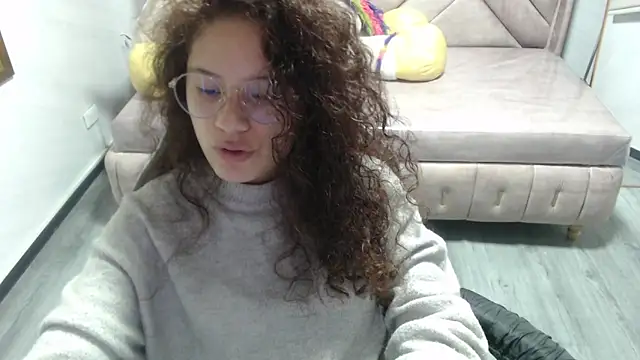 Velvet Moon V online show from November 5, 1:22 pm