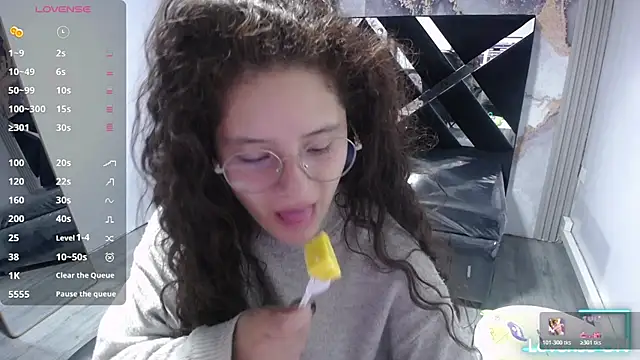 Snapshot of Velvet_Moon_V chatting on February 6, 12:30 pm Velvet Moon V online show from February 6, 12:30 pm