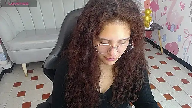 Snapshot of Velvet_Moon_V chatting on February 14, 1:19 pm Velvet Moon V online show from February 14, 1:19 pm