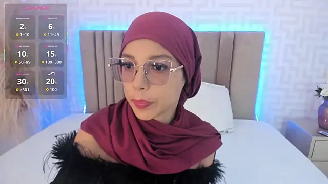 Snapshot of naishaa_ chatting on May 12, 6:38 pm naishaa online show from May 12, 6:38 pm