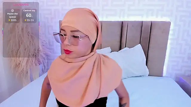 Snapshot of naishaa_ chatting on June 11, 5:11 pm naishaa online show from June 11, 5:11 pm