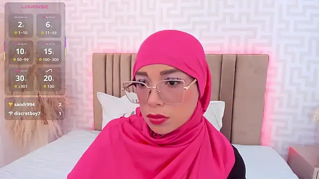 Snapshot of naishaa_ chatting on June 16, 5:15 pm naishaa online show from June 16, 5:15 pm
