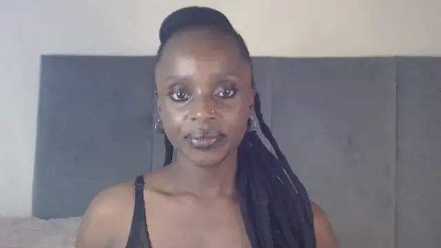 Snapshot of Jah-Queen chatting on October 14, 4:41 pm Jah-Queen online show from October 14, 4:41 pm