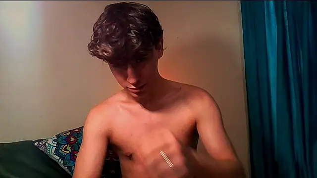 Snapshot of RoberthAlv chatting on September 18, 11:34 am RoberthAlv online show from September 18, 11:34 am