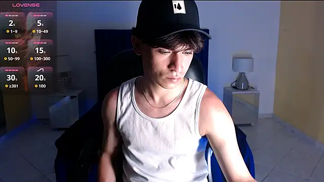 Snapshot of RoberthAlv chatting on March 2, 1:40 pm RoberthAlv online show from March 2, 1:40 pm