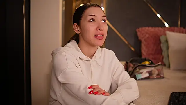  ChloeLee  online show from February 17, 8:44 am