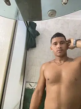 Snapshot of evan_hardy chatting on October 6, 12:08 am evan hardy online show from October 6, 12:08 am