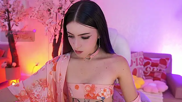 JadeSummerr online show from March 18, 1:47 pm