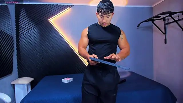 Horny nick18 online show from April 8, 11:32 am