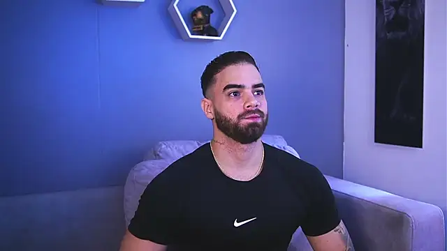 Snapshot of Paul_Phoenix chatting on October 22, 6:18 pm Paul Phoenix online show from October 22, 6:18 pm