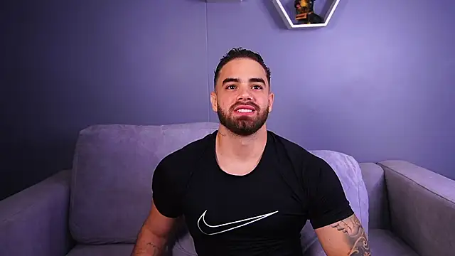 Snapshot of Paul_Phoenix chatting on December 15, 8:24 pm Paul Phoenix online show from December 15, 8:24 pm